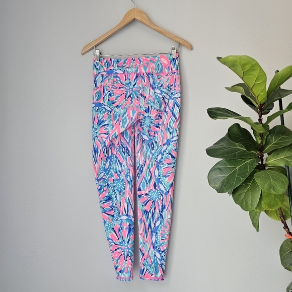 LILLY PULITZER: Shake It Up Weekender Leggings - Picture 3 of 8
